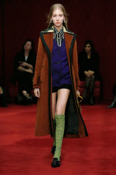 Look 7